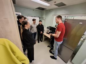 NKE_RTK_KVI_szakmai_latogatas_NNGYK_labor_2026 (2)